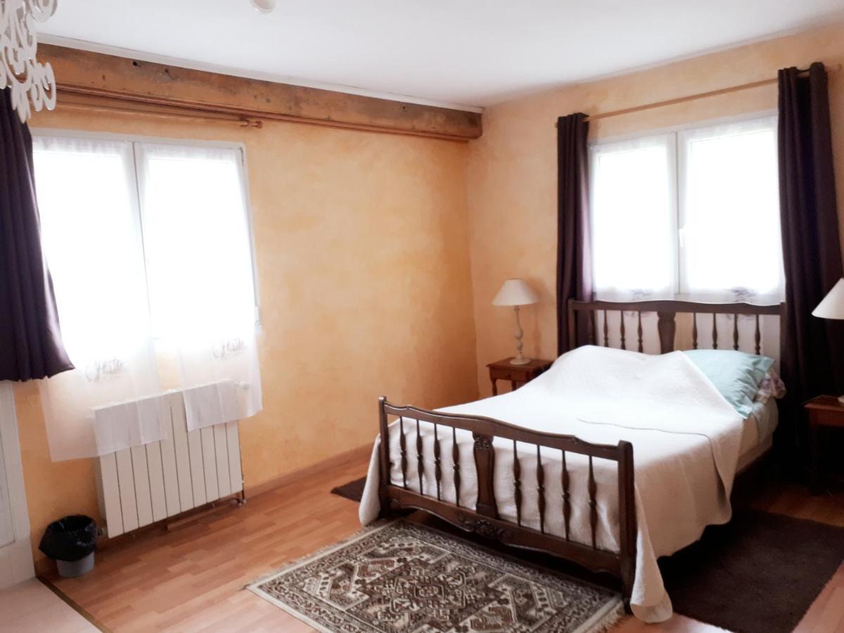 Chambres D'Hotes La Noyeraie Izeron Exterior photo