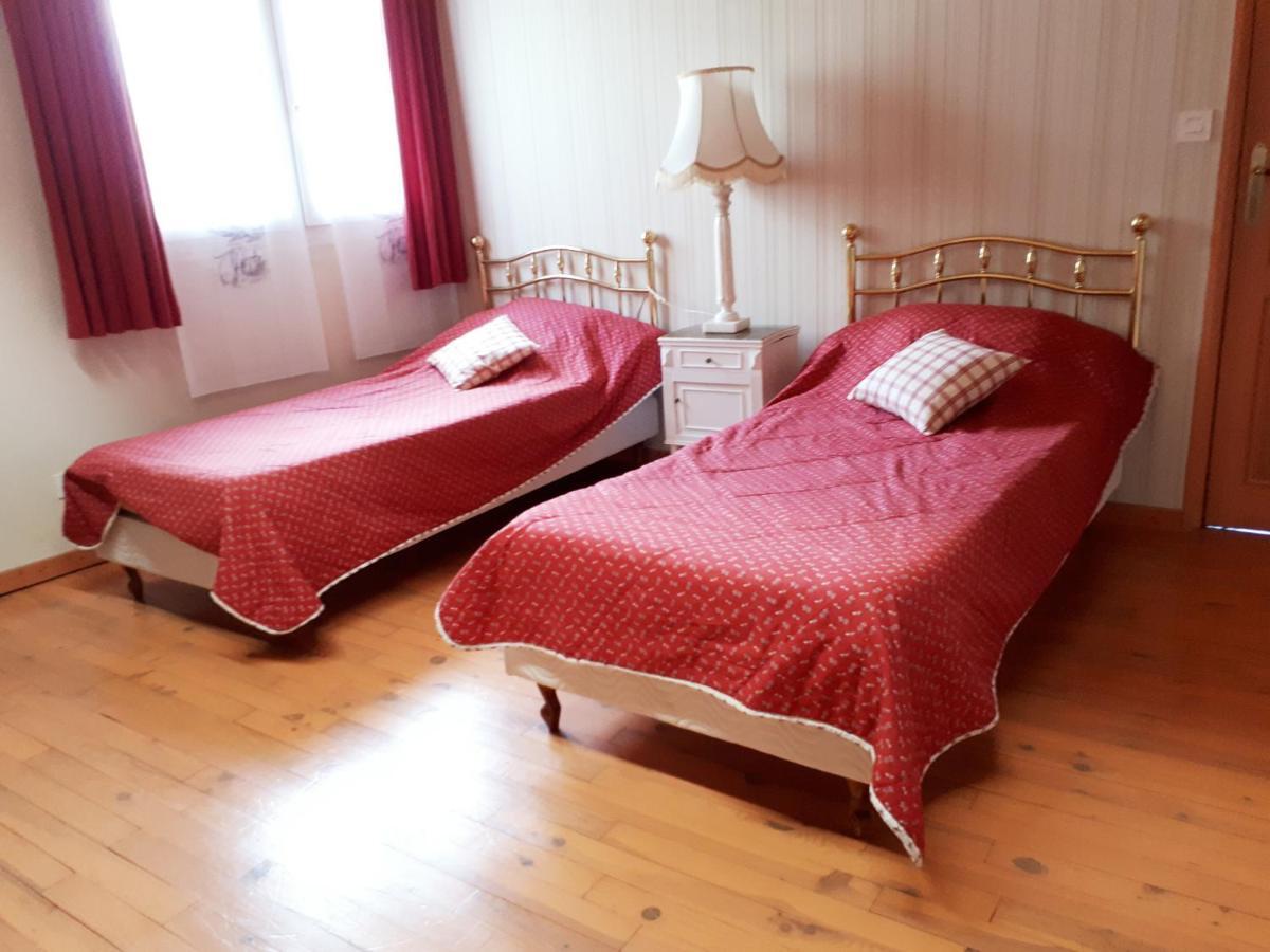 Chambres D'Hotes La Noyeraie Izeron Exterior photo